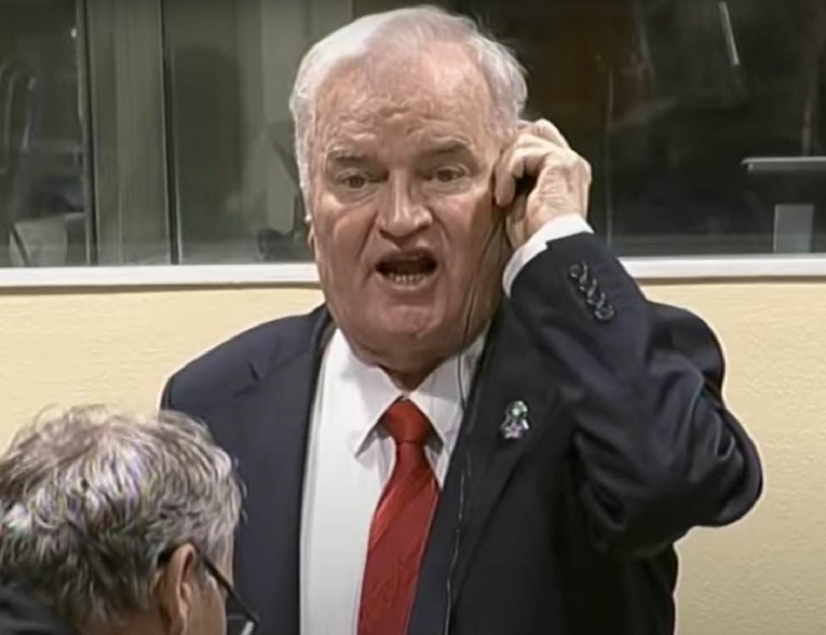 ratko mladic u sudnici.jpg