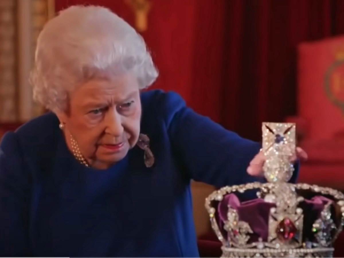 kraljica i kruna.jpg