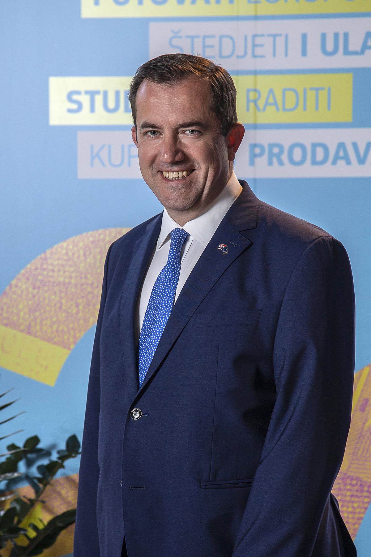 Ognian Zlatev, Europska komisija, panel Smrt činjenica.jpg