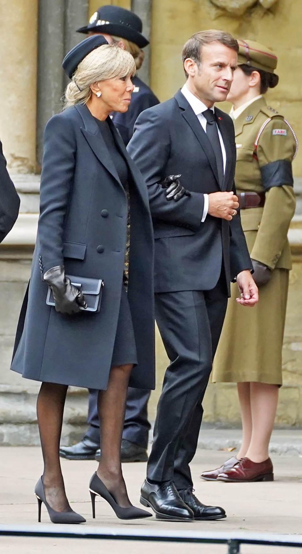 Emanuel Makron sahrana kraljica elizabeta (3).jpg