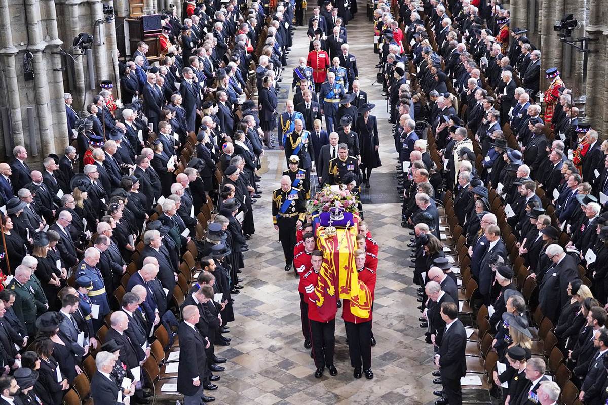 Sahrana kovceg kraljica elizabeta (4).jpg