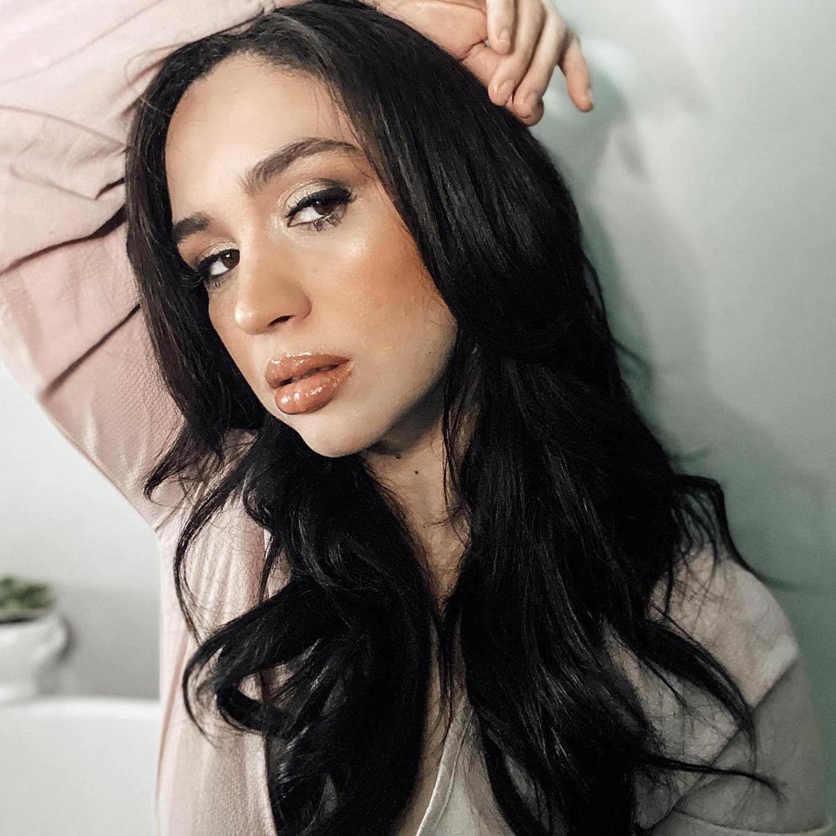 Megan Markl dvojnica  (4).jpg