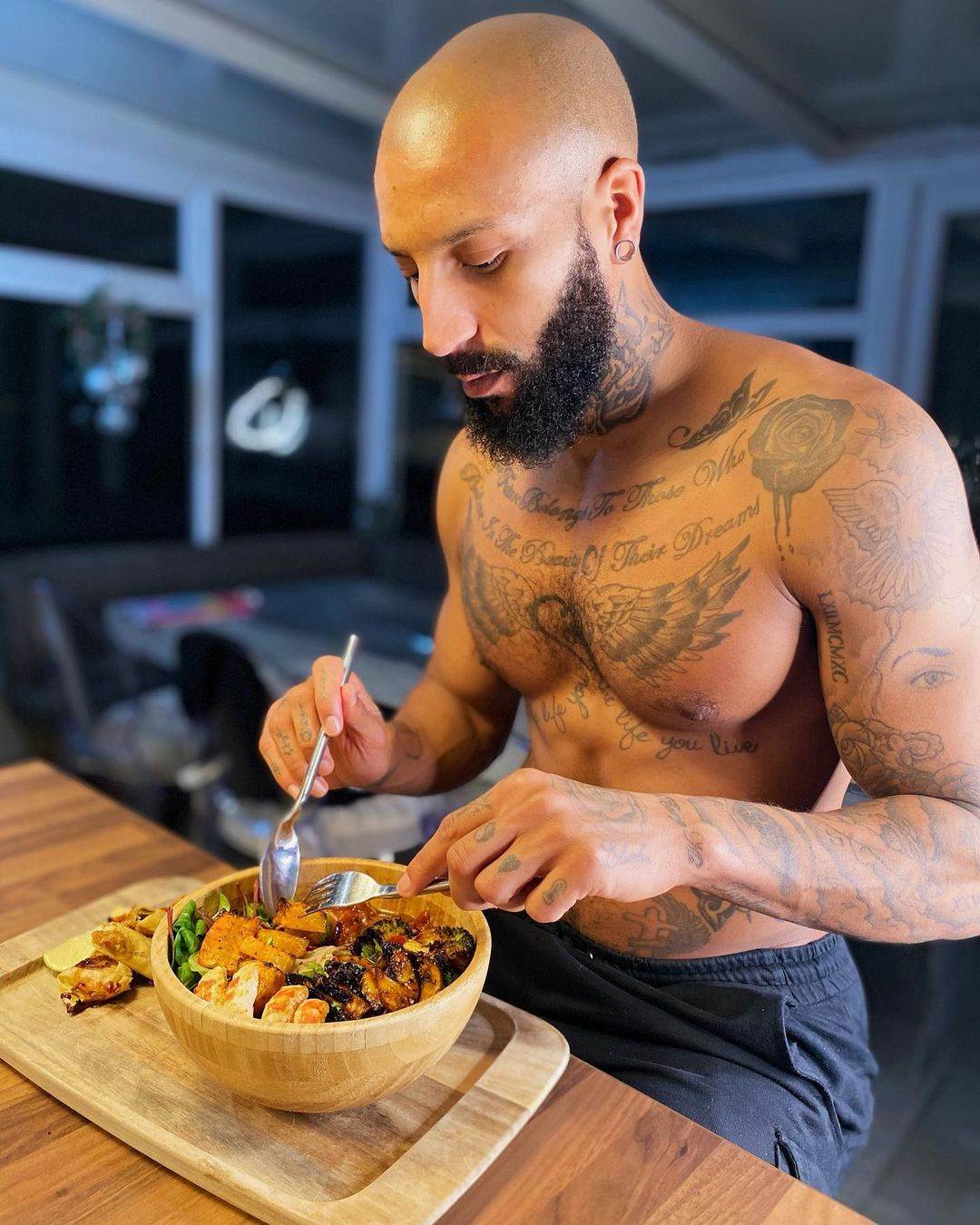 Bivši igrač Crvene zvezde promenio stil života Džošua Parker