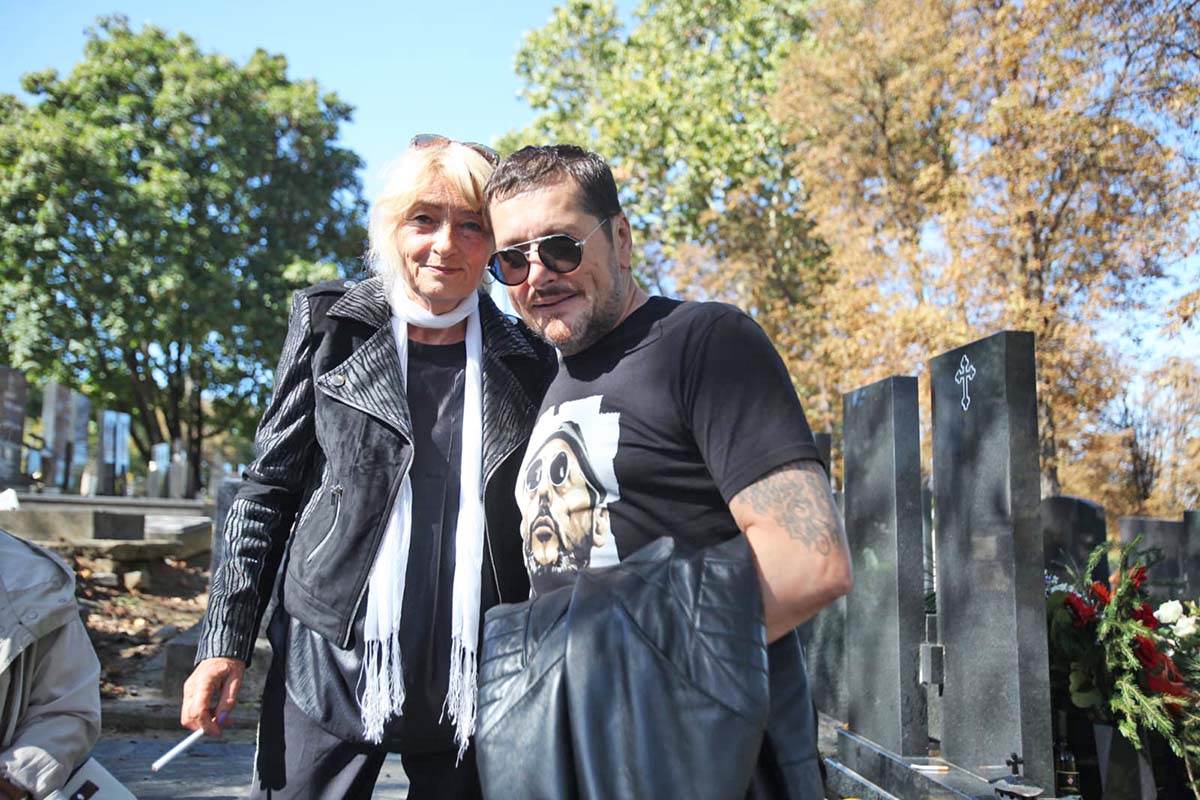 Pomen pevaču Tomi Zdravkoviću održan je danas na Centralnom groblju (22).jpeg