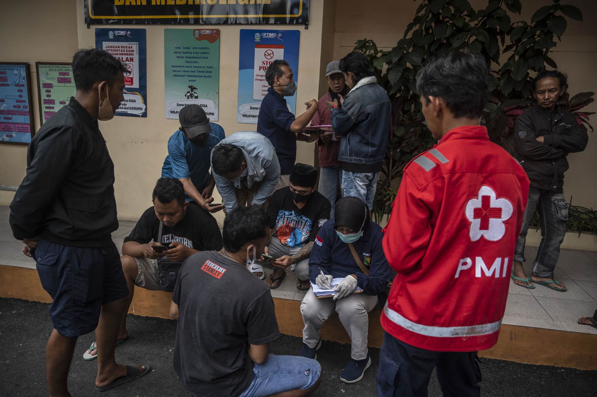 Navijači poginuli u Indoneziji fotografije video snimci