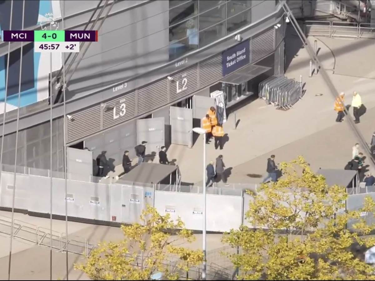 Navijači Junajteda napuštaju stadion protiv Sitija