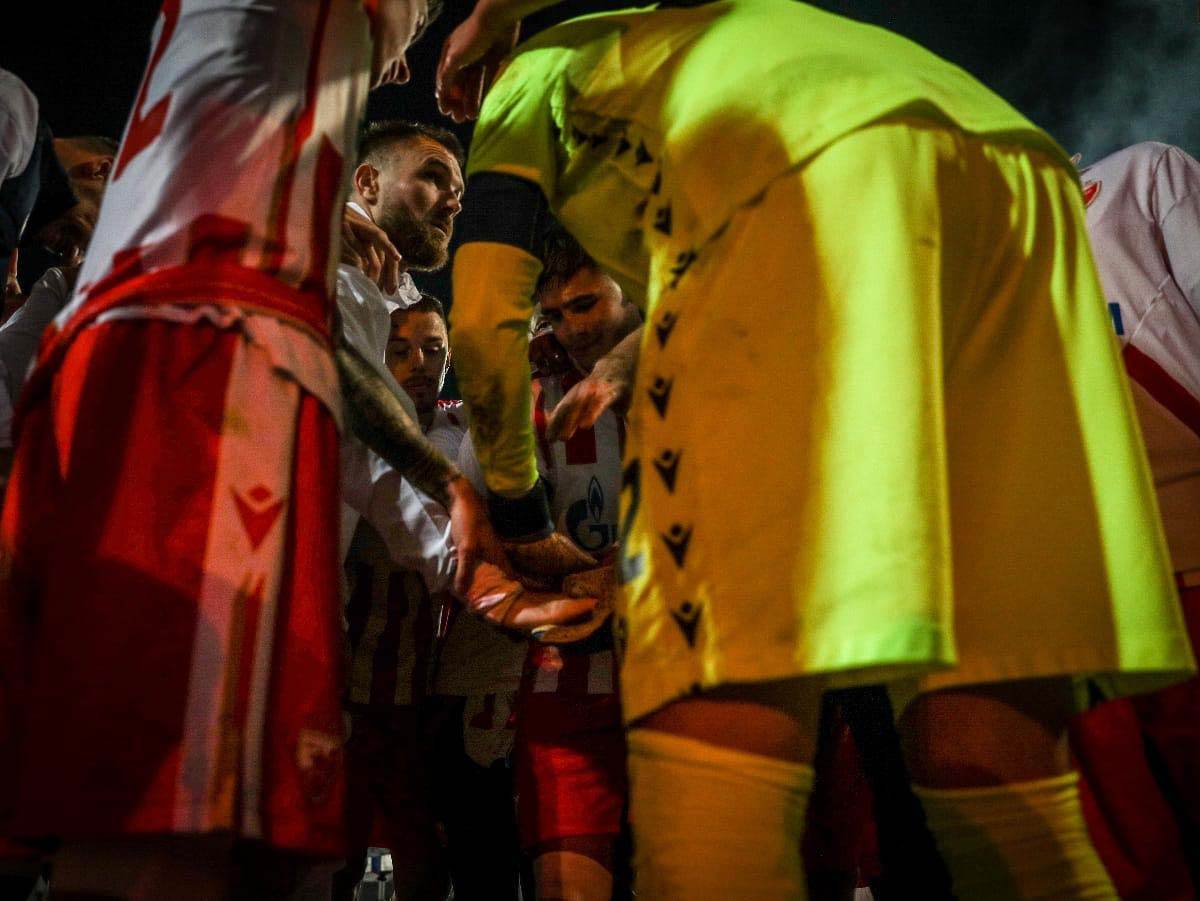 Crvena Zvezda kraj meča  (4).jpg
