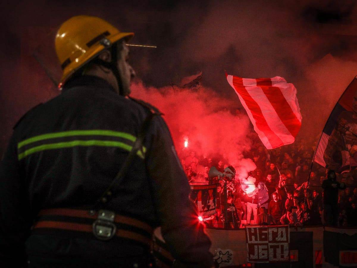 Crvena Zvezda kraj meča  (7).jpg