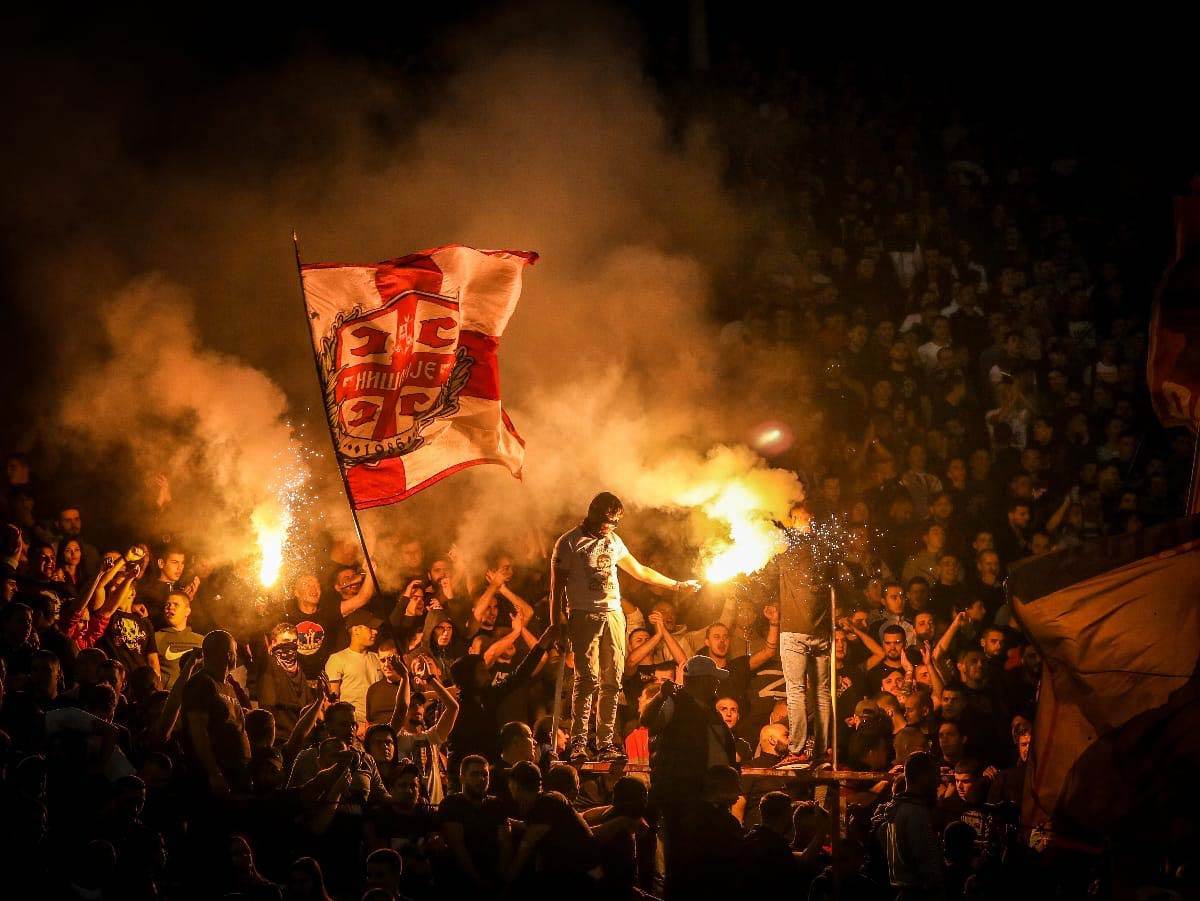 Crvena Zvezda kraj meča  (9).jpg