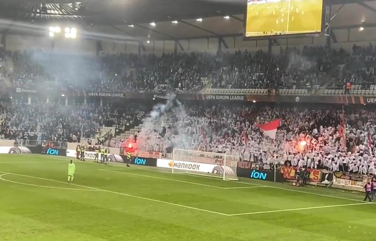 ipsaljivanje baklji tribine  (5).jpg