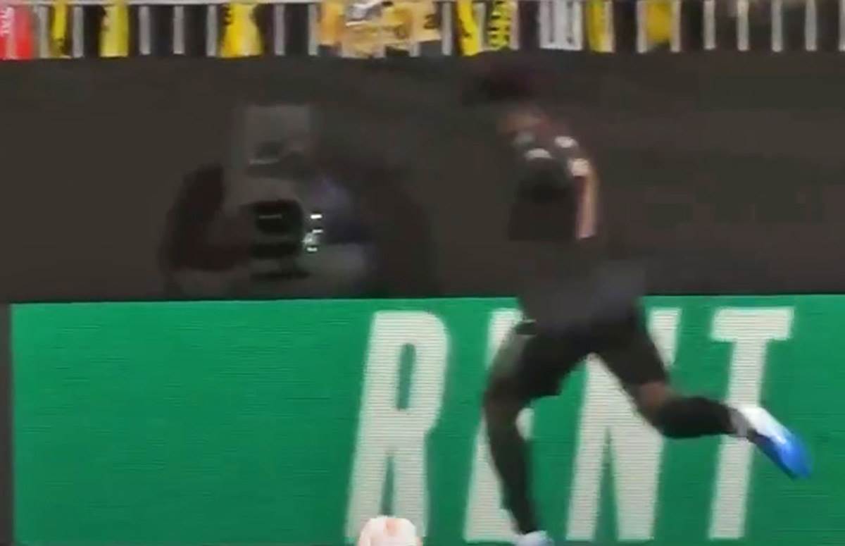 Saka pogodio coveka u stanu (1).jpg