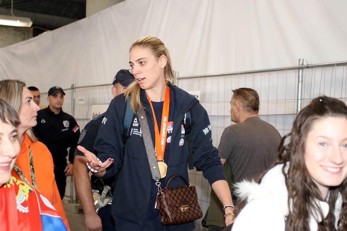 WhatsApp Image 2022-10-16 at 13.09.02 (1).jpg