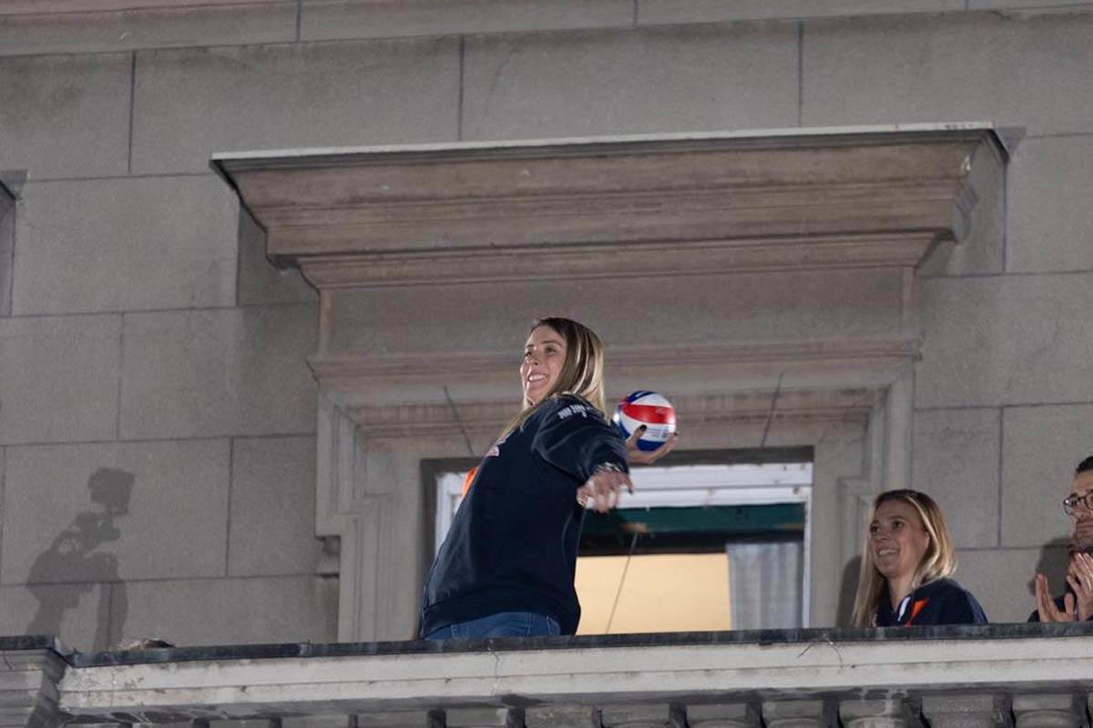 Danijele Santareli na srpskom pozdravio publiku