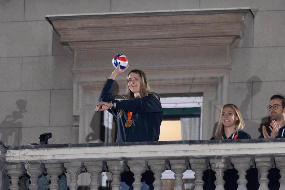 Danijele Santareli na srpskom pozdravio publiku