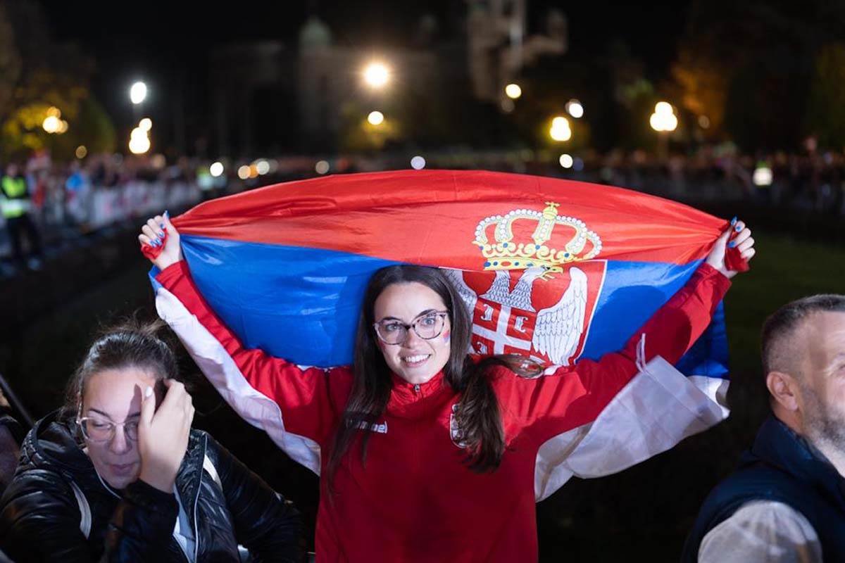 Danijele Santareli na srpskom pozdravio publiku