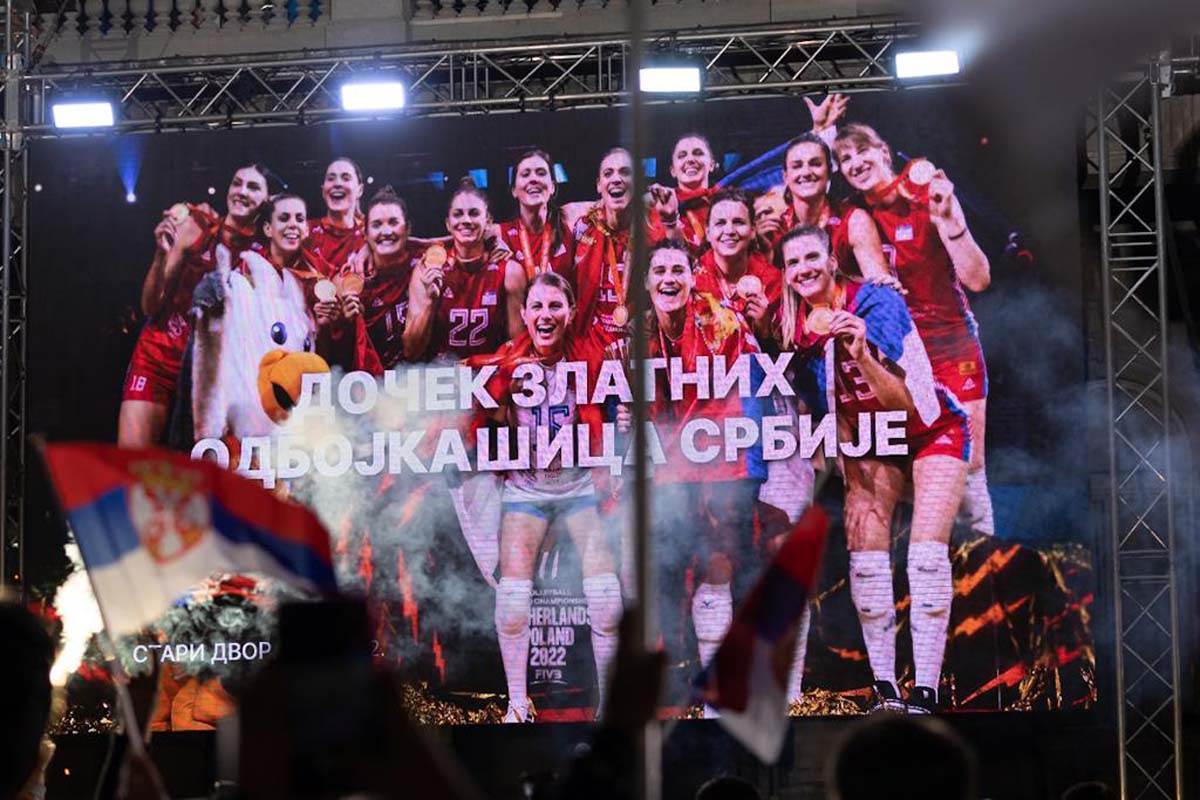 Danijele Santareli na srpskom pozdravio publiku