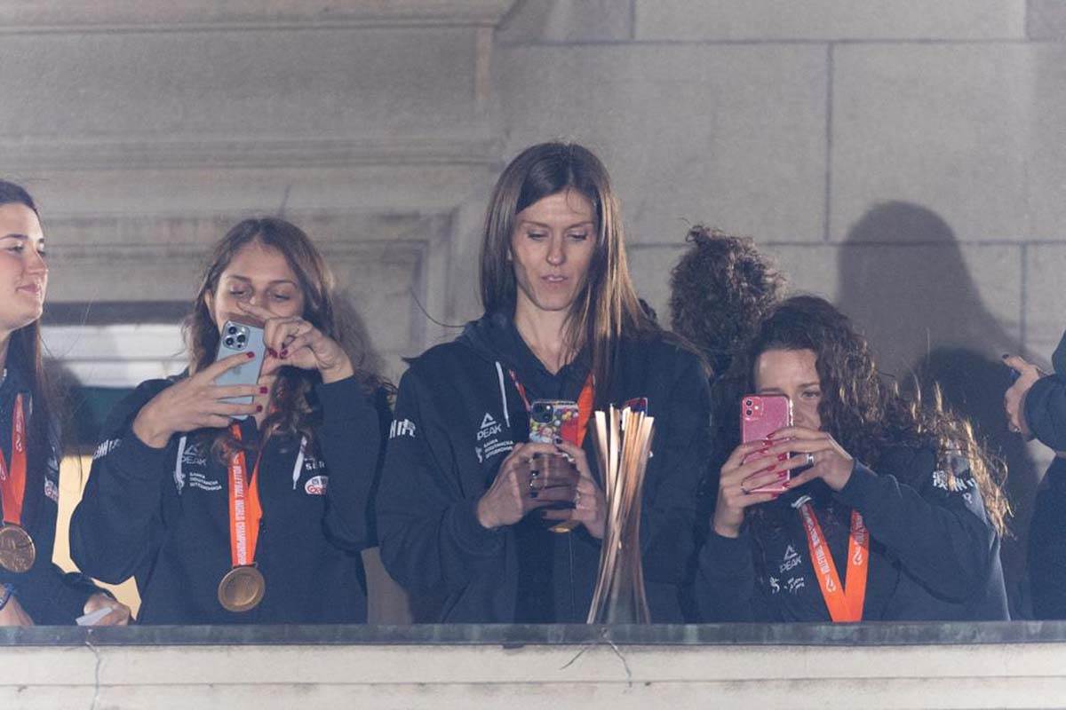 Danijele Santareli na srpskom pozdravio publiku