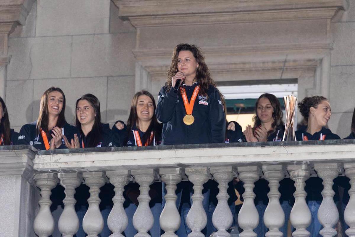 Danijele Santareli na srpskom pozdravio publiku