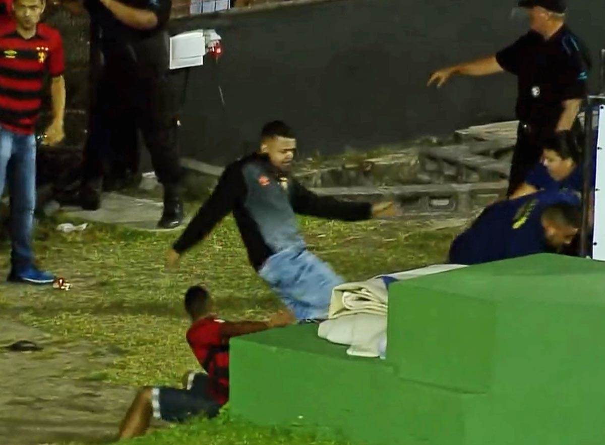 Brazil navijaci neredi (6).jpg