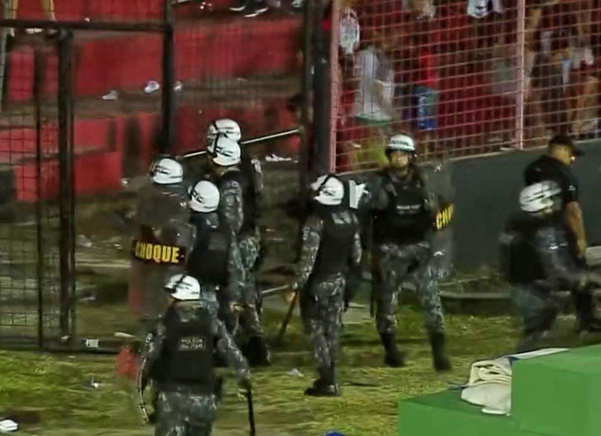 Brazil navijaci neredi (11).jpg