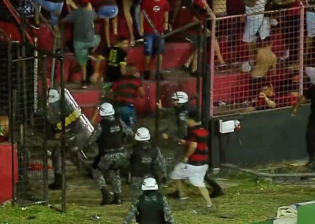 Brazil navijaci neredi (12).jpg