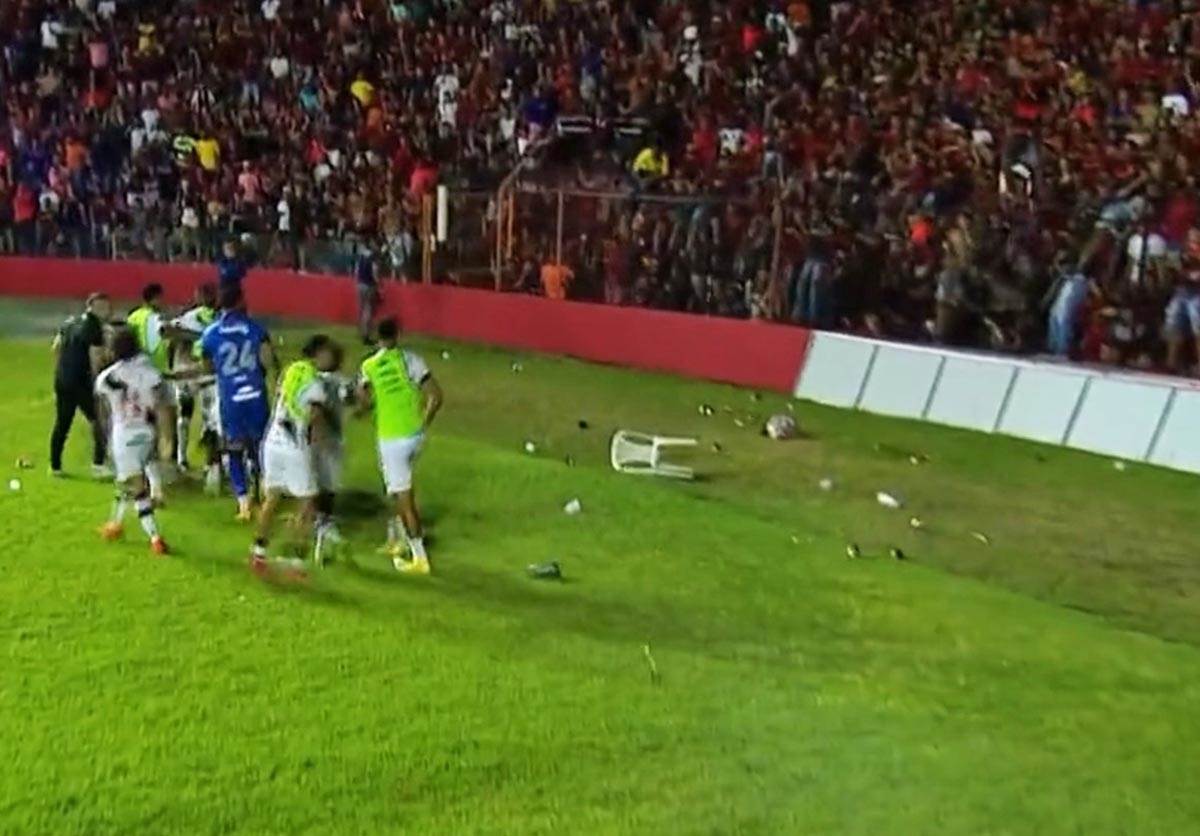 Brazil navijaci neredi (13).jpg