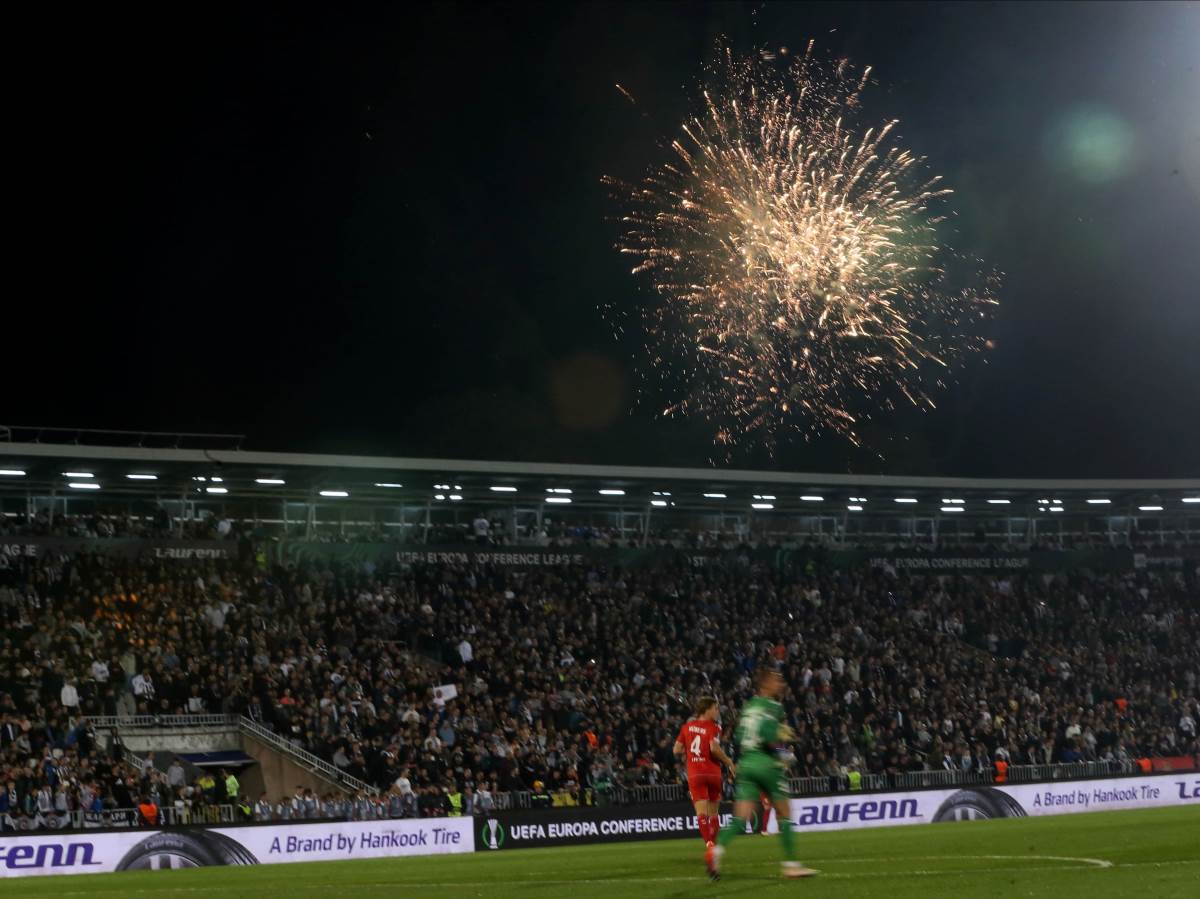 Partizan Keln Grobari vatromet