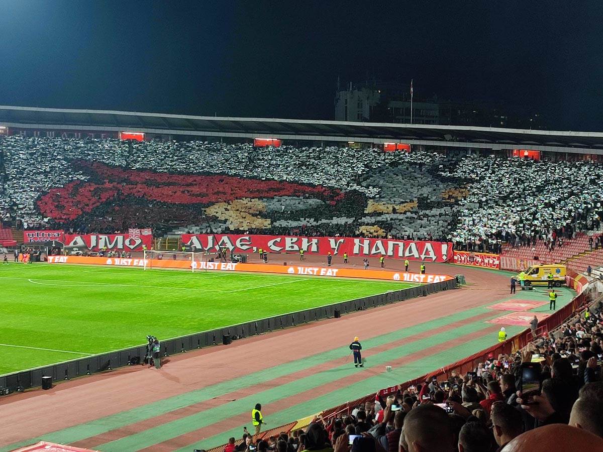 Srpska zastava Kuči na Crvena zvezda Trabzon