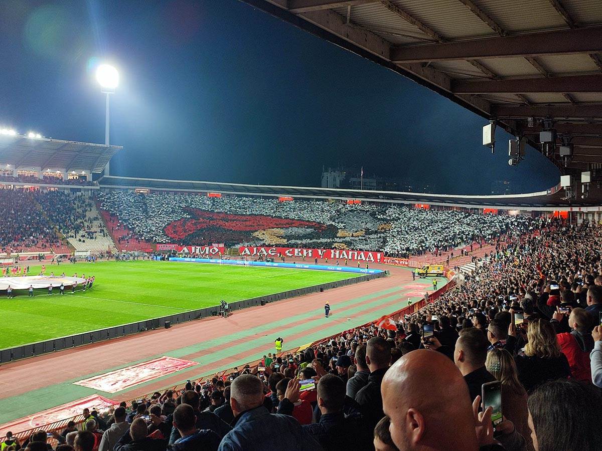 Srpska zastava Kuči na Crvena zvezda Trabzon