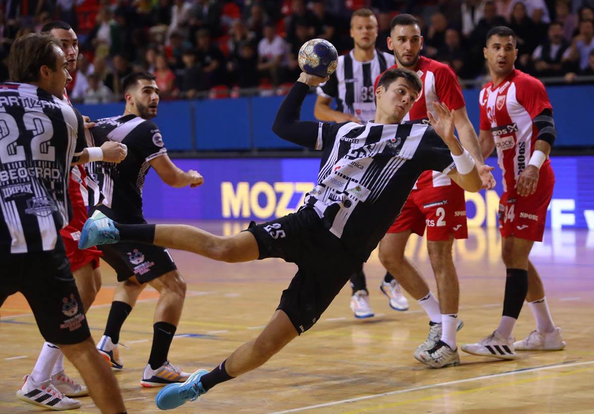 Partizan Zvezda rukomet  (6).jpg