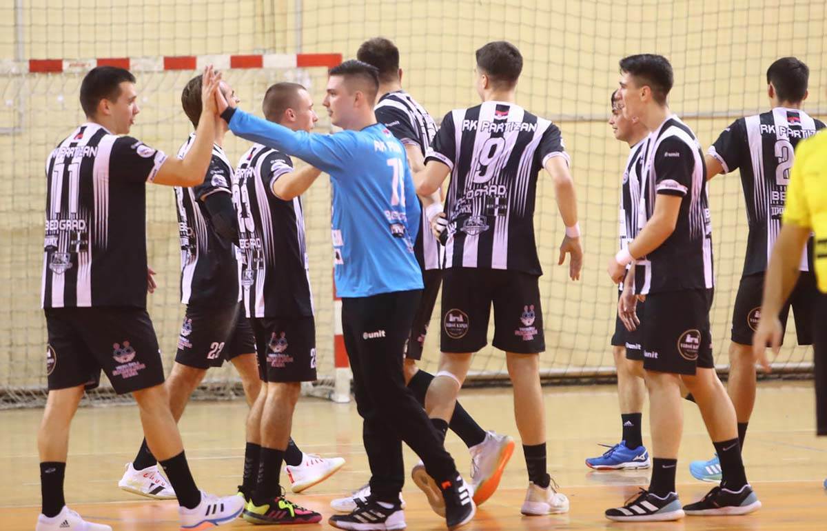 Partizan Zvezda rukomet  (16).jpg