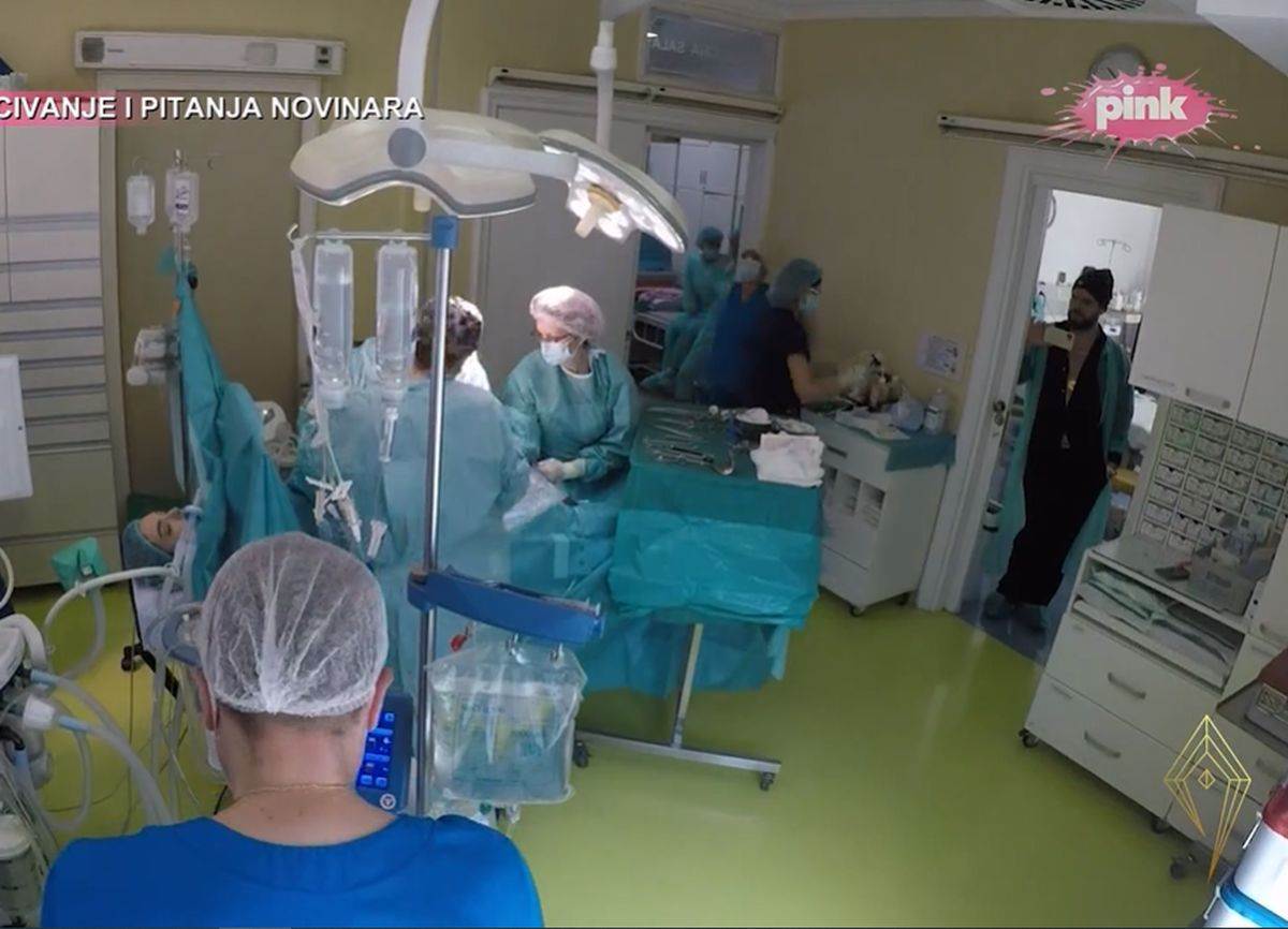 Porođaj Andžele Adaktar prikazan u Adaktarovima