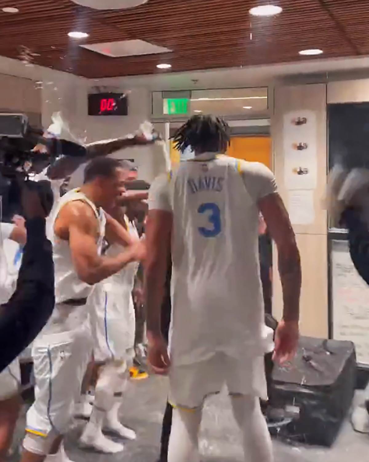 Darvin Ham Lejkersi (7).png