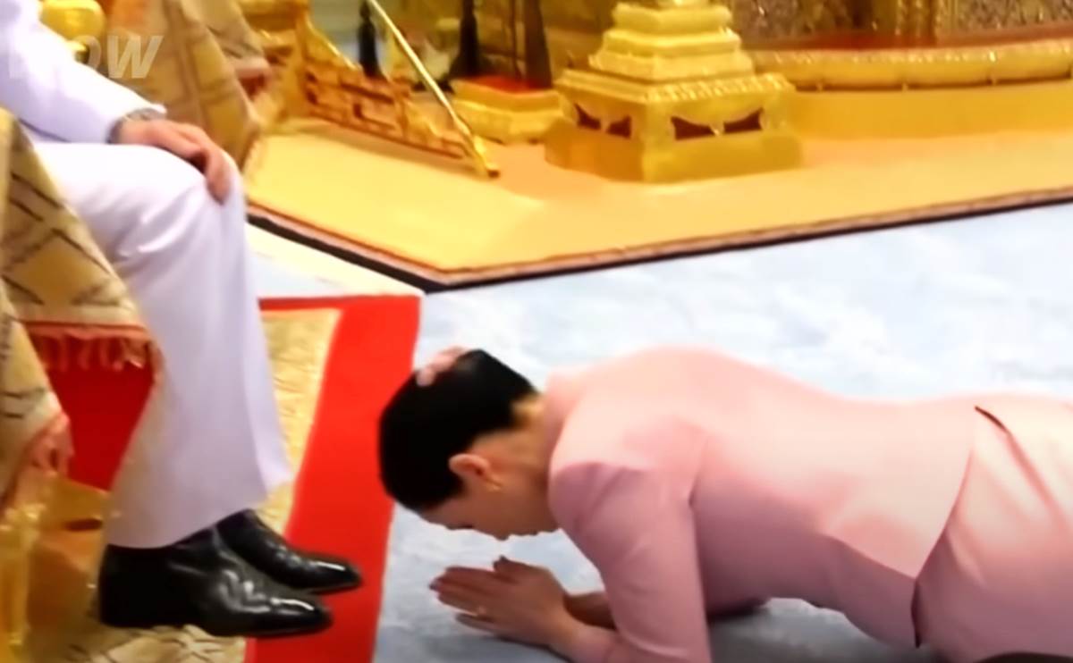 Kralj Tajlanda i zene (1).png