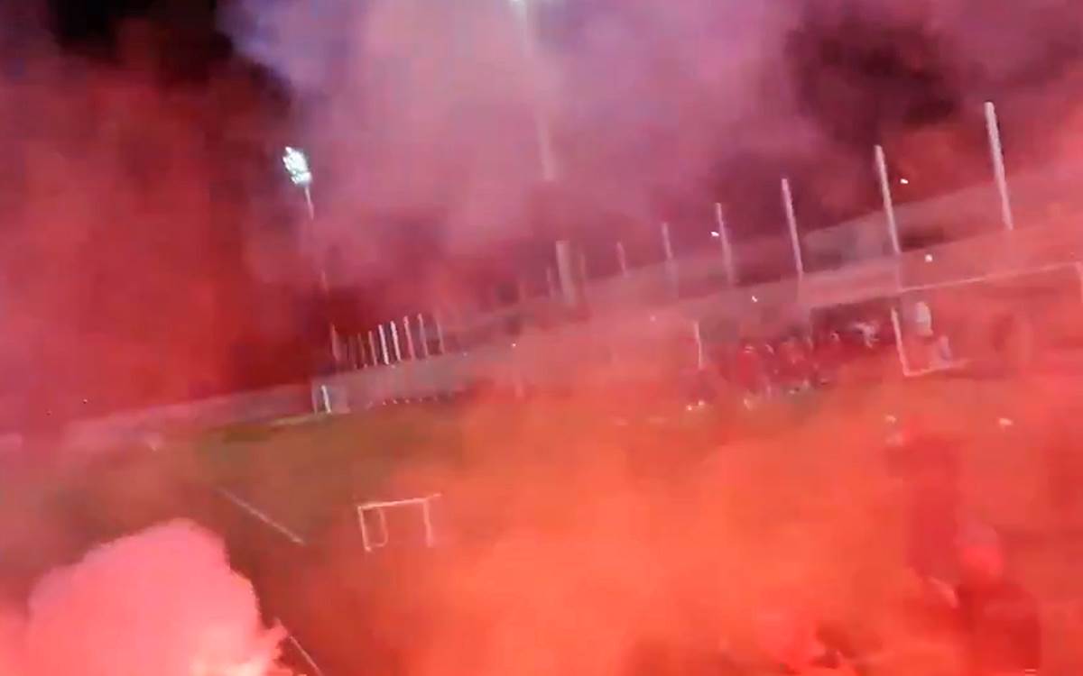 Navijaci Olimpijakos trening (7).png