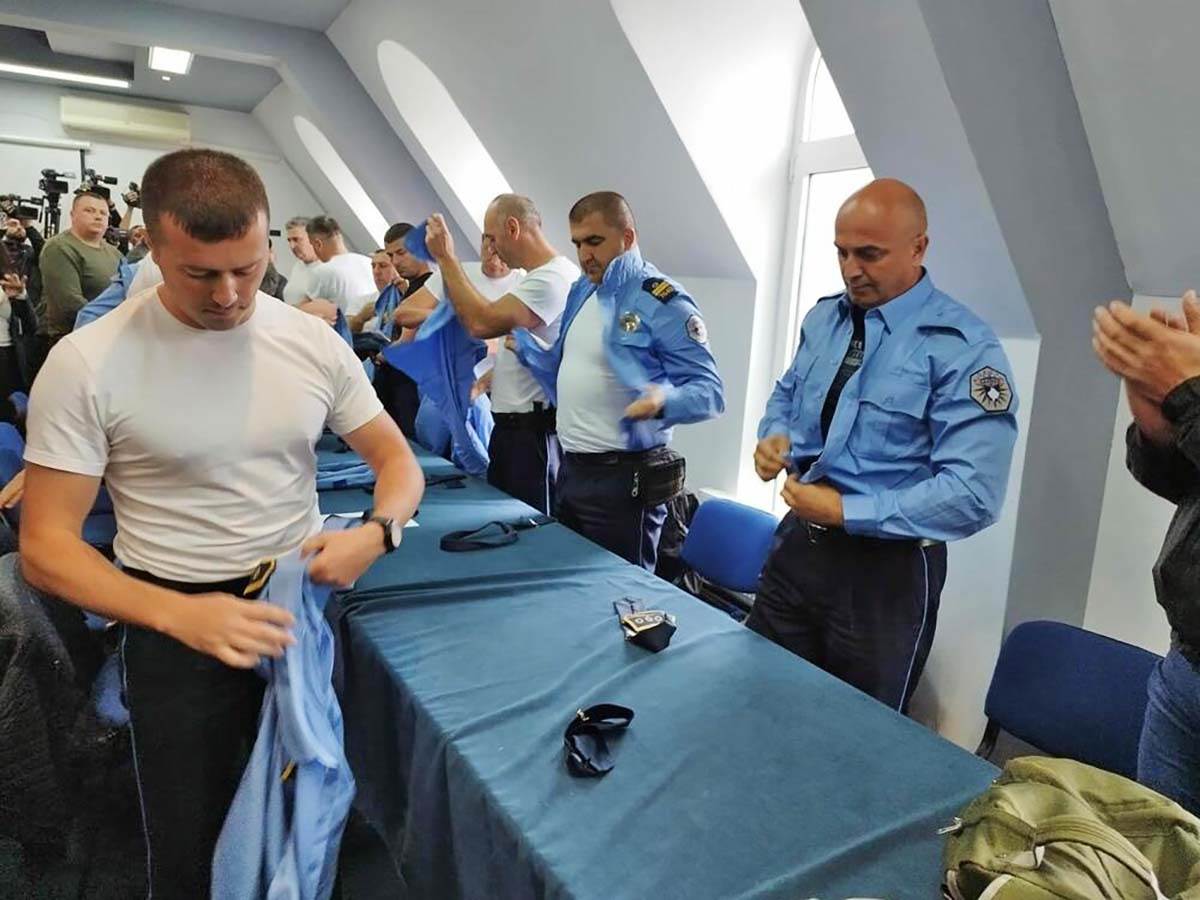 Srpski policajci Kosovo (3).jpg