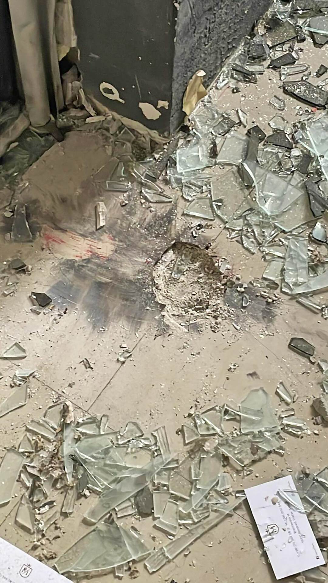 Bačena bomba na frizerski salon (2).jpg