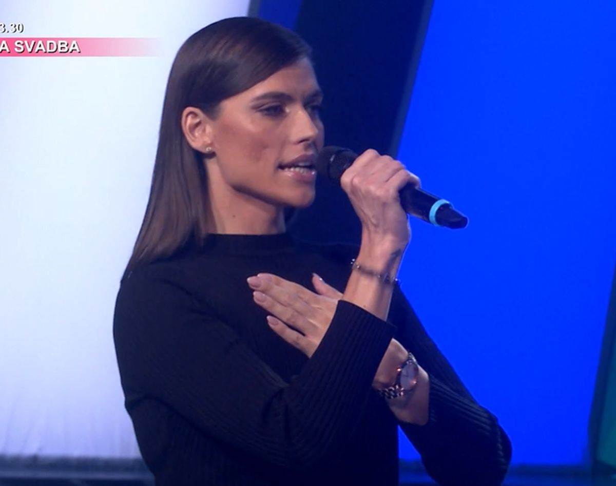 Alina Juhart peva Saši Popoviću