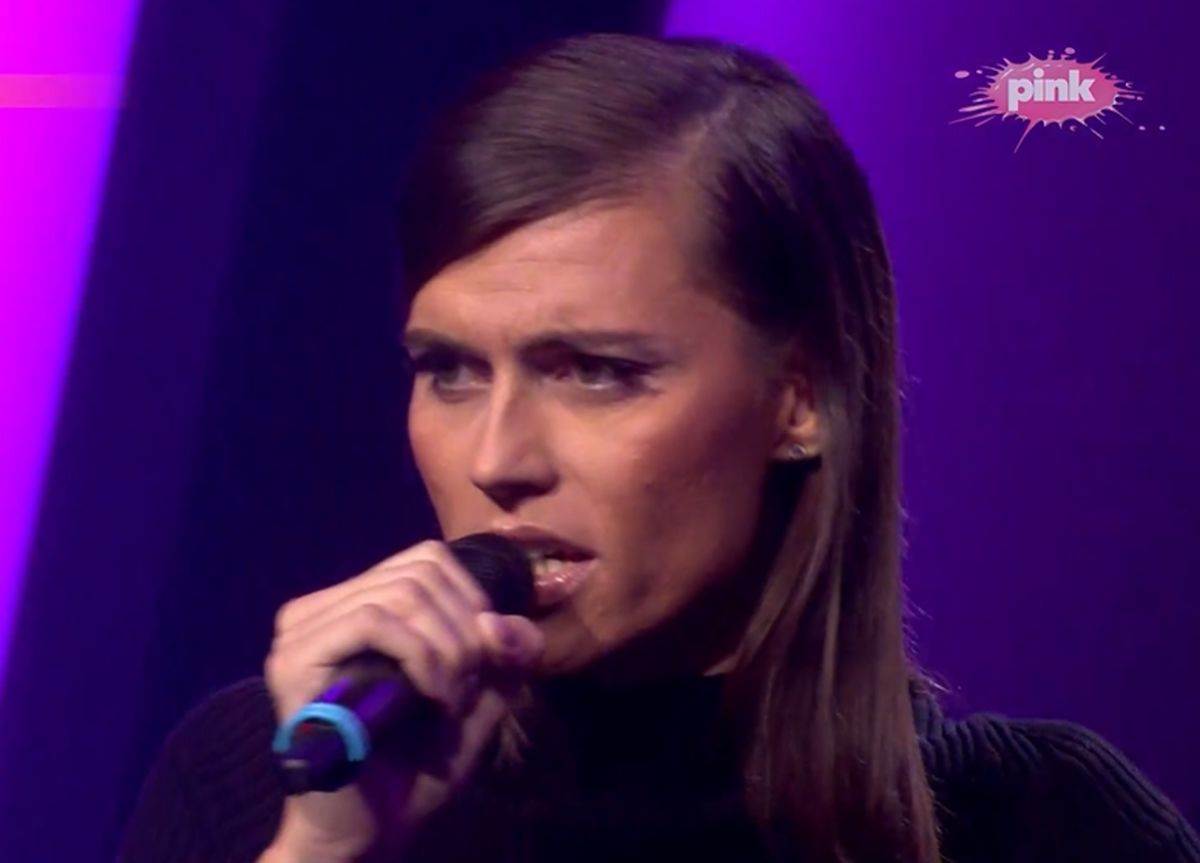 Alina Juhart peva Saši Popoviću