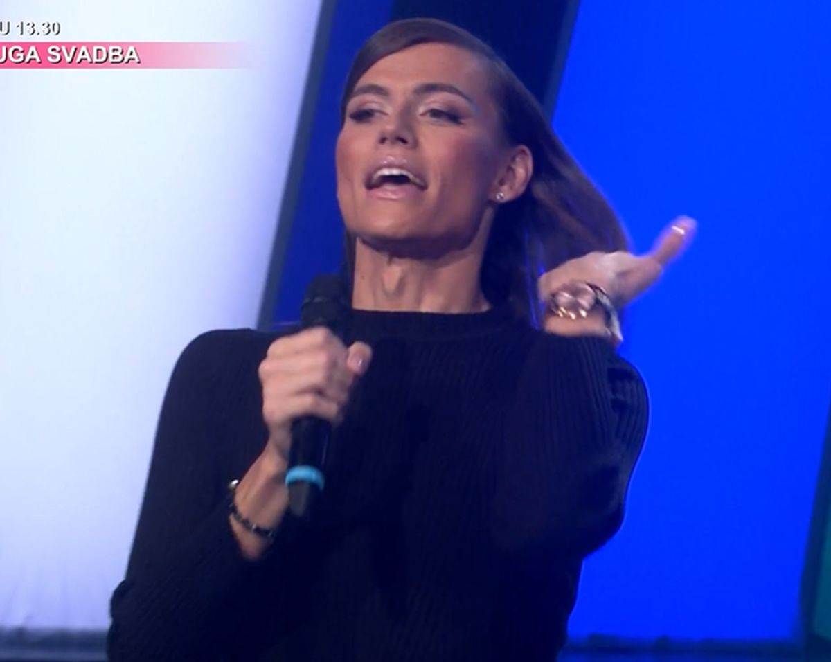 Alina Juhart peva Saši Popoviću