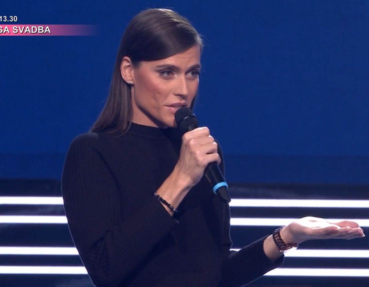 Alina Juhart peva Saši Popoviću