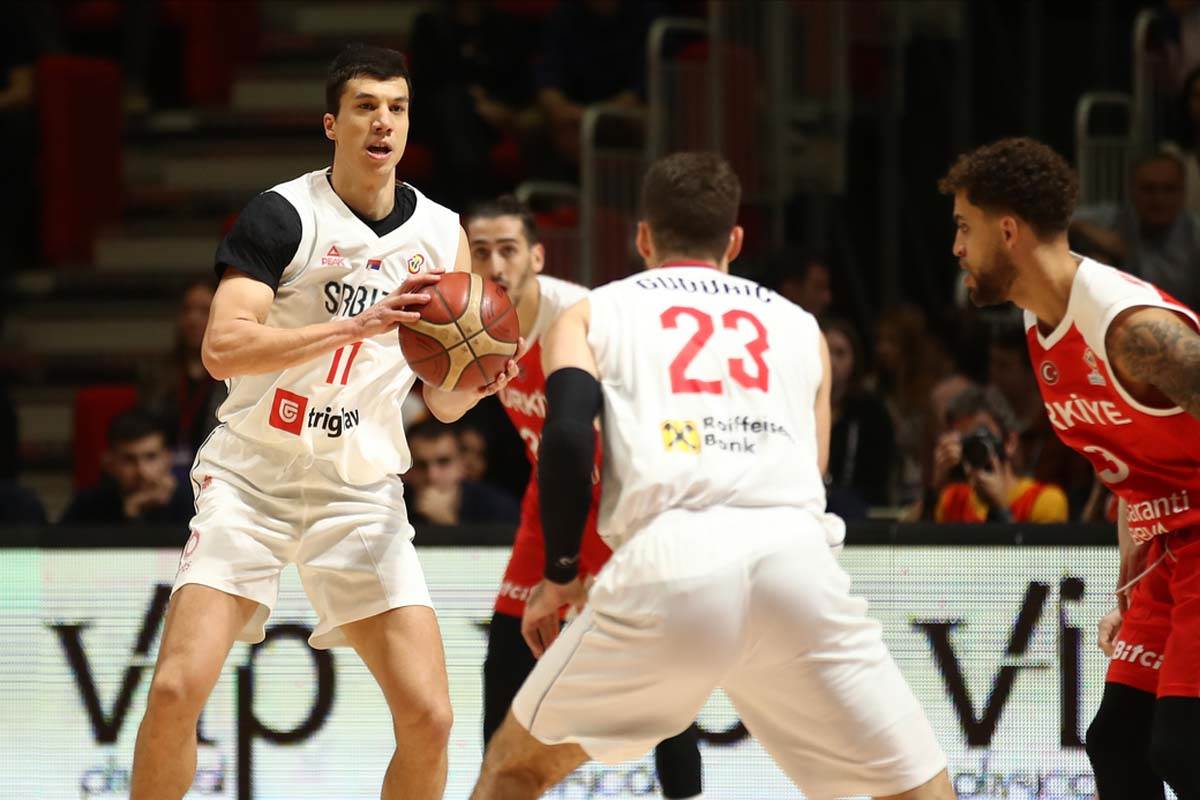 Svađa Svetislava Pešića i Ergina Atamana na meču Srbija - Turska