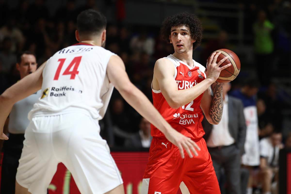 Svađa Svetislava Pešića i Ergina Atamana na meču Srbija - Turska