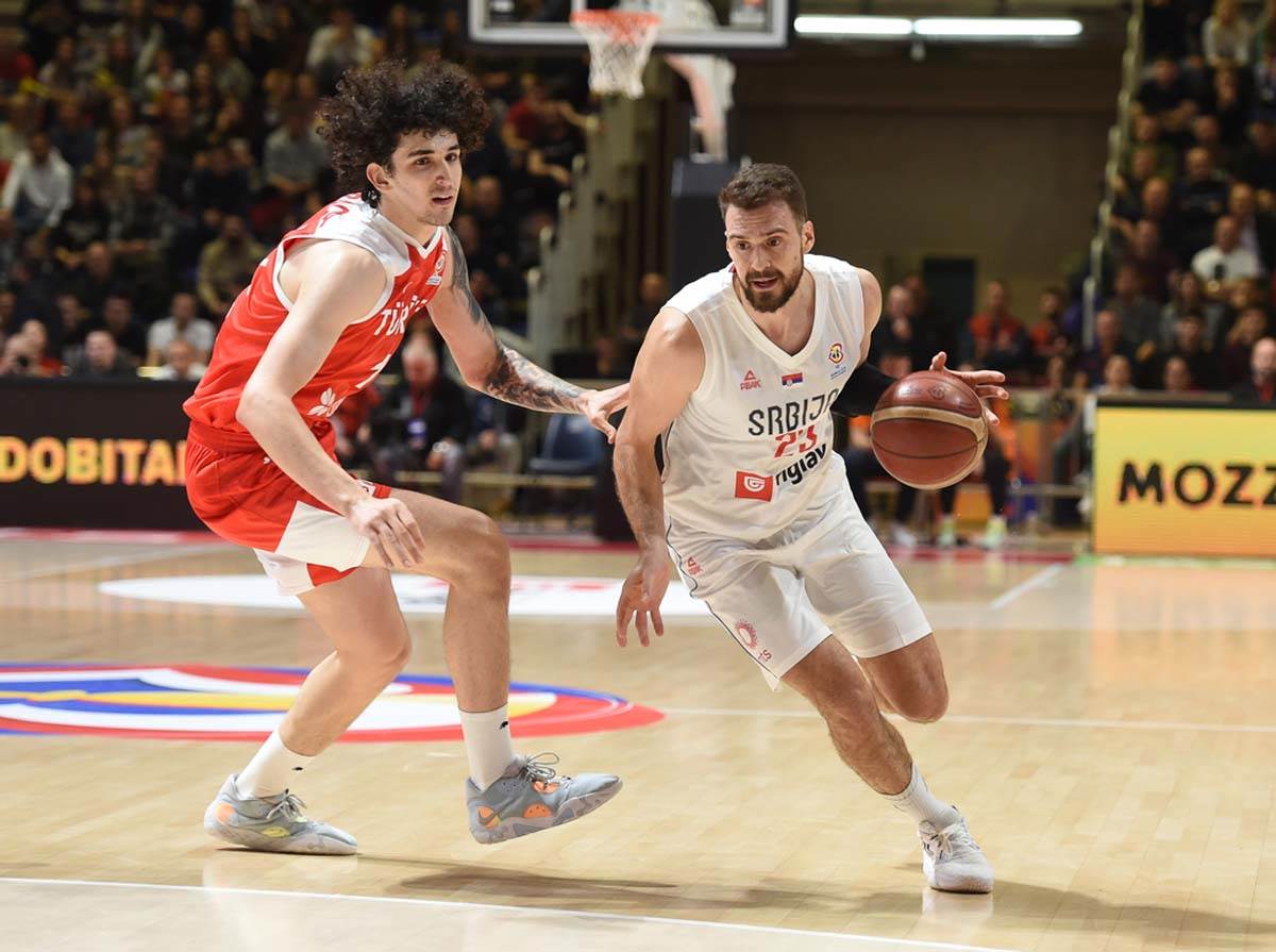 Svađa Svetislava Pešića i Ergina Atamana na meču Srbija - Turska