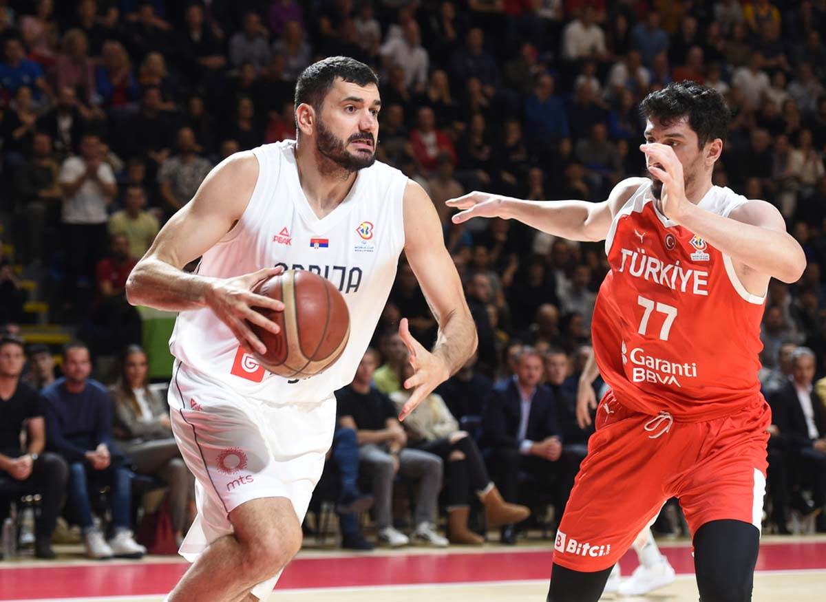 Svađa Svetislava Pešića i Ergina Atamana na meču Srbija - Turska