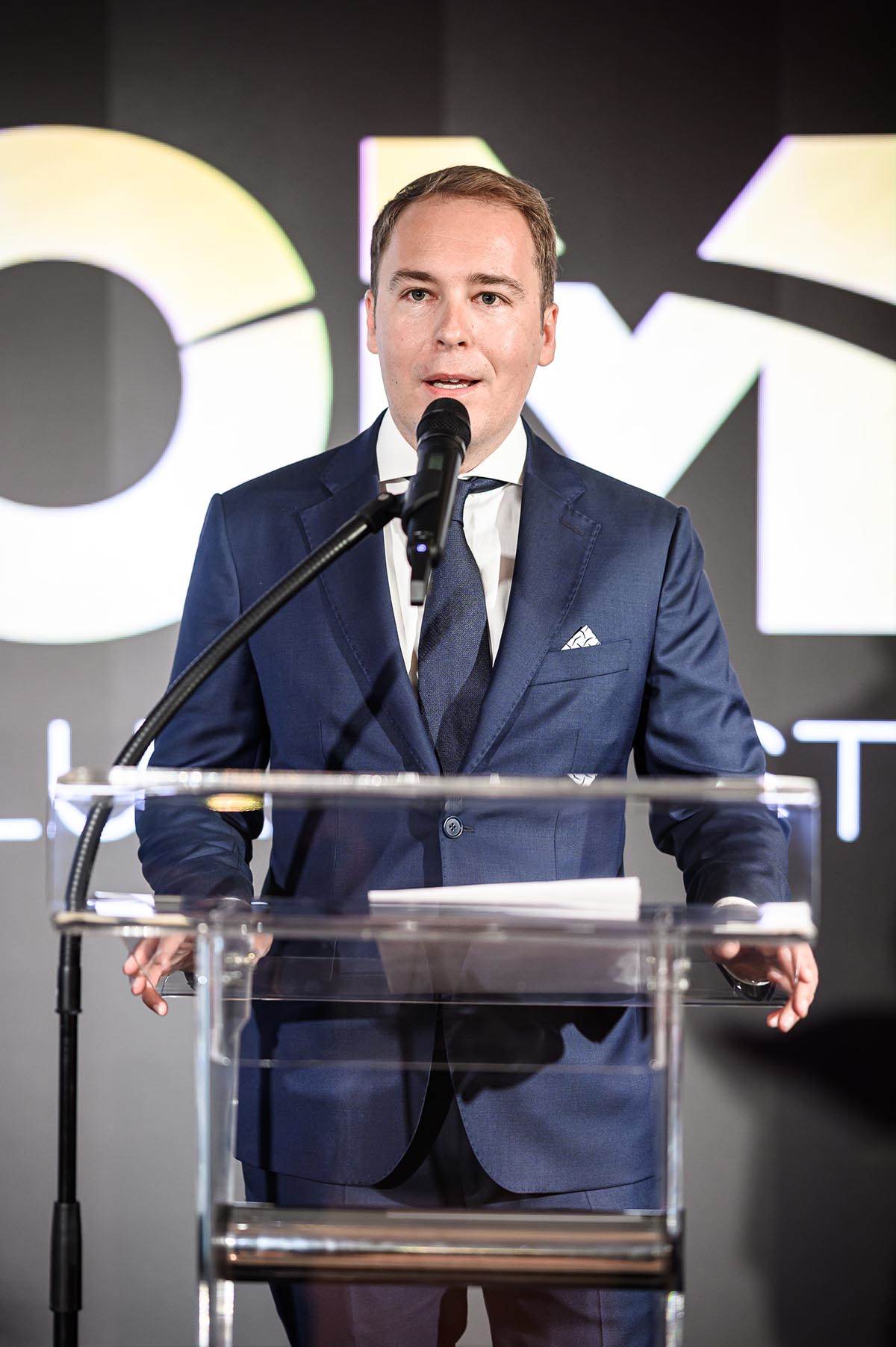 Nikola Samardžić, menadžer OMR Luxury Store2.jpg