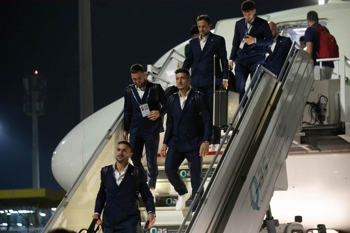 Doček Srbije u Kataru narodna nošnja