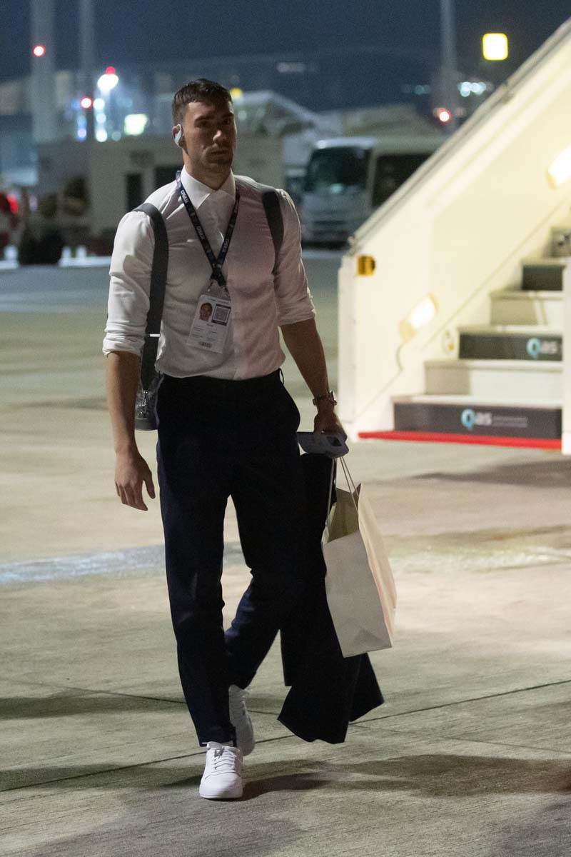 Doček Srbije u Kataru narodna nošnja