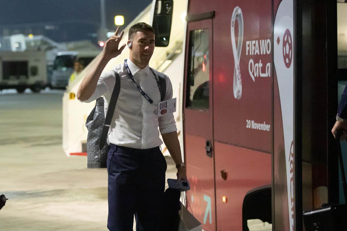 Doček Srbije u Kataru narodna nošnja