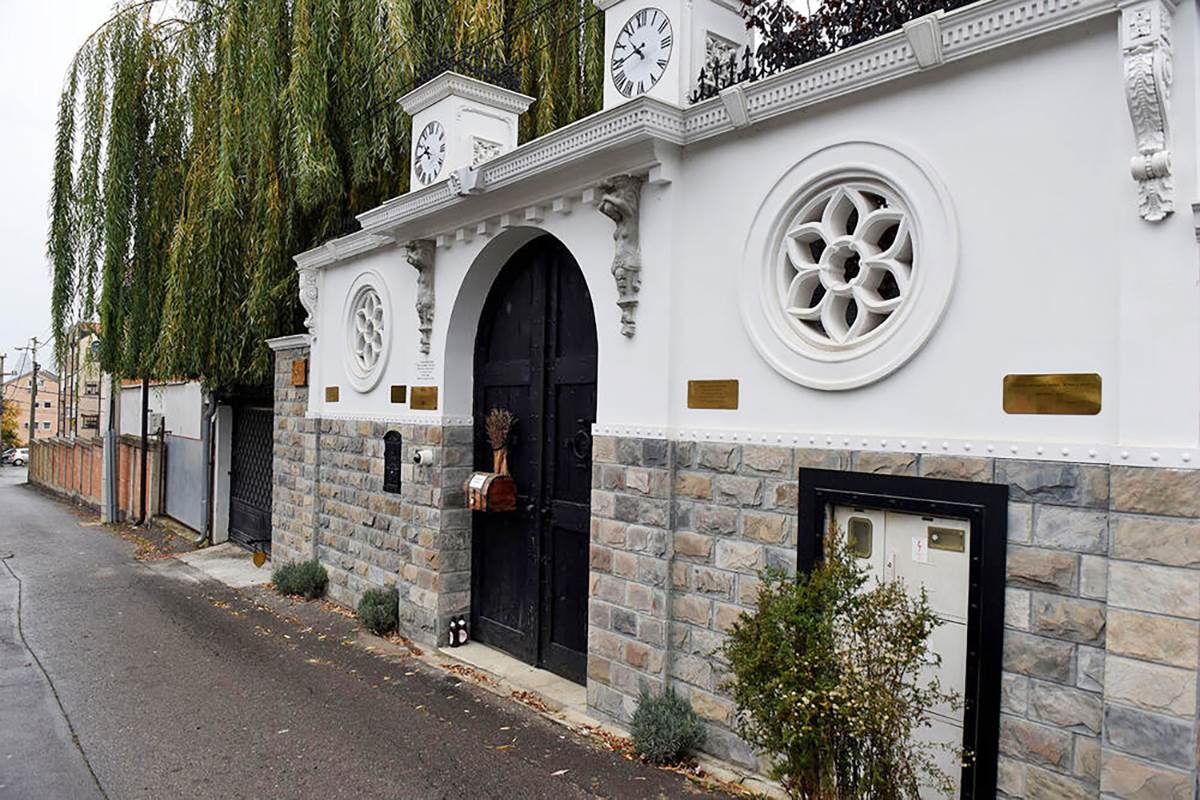 Kristina Ferari (1).jpg